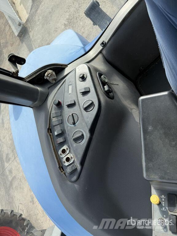 New Holland TG285 4WD Tractor Traktoriai