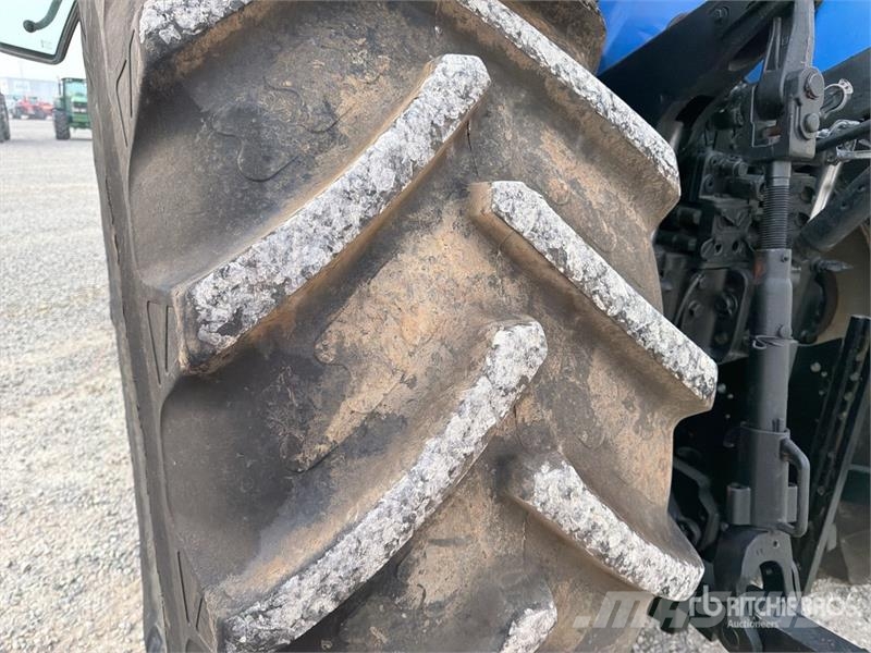 New Holland TG285 4WD Tractor 曳引機