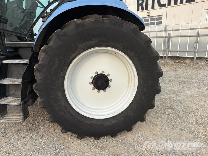 New Holland TG285 4WD Tractor 曳引機