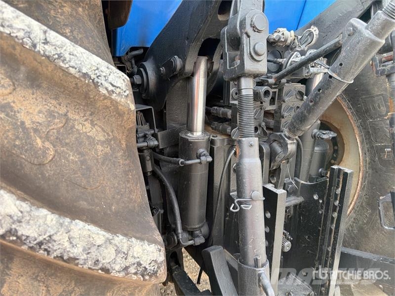 New Holland TG285 4WD Tractor 曳引機