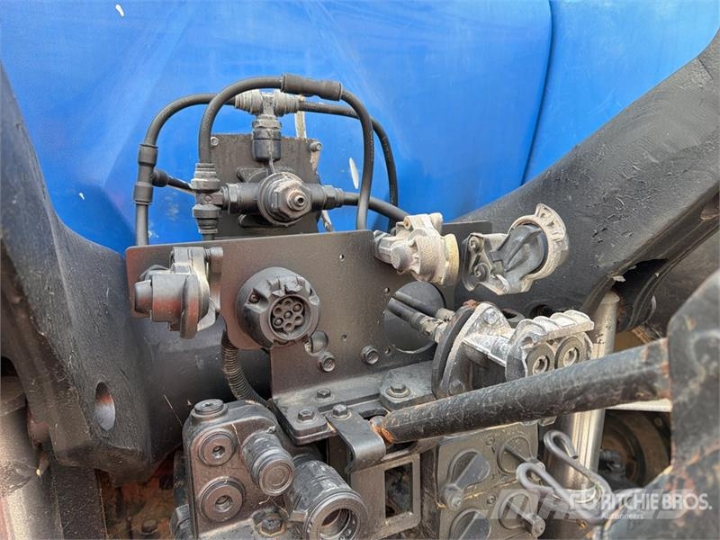 New Holland TG285 4WD Tractor 曳引機