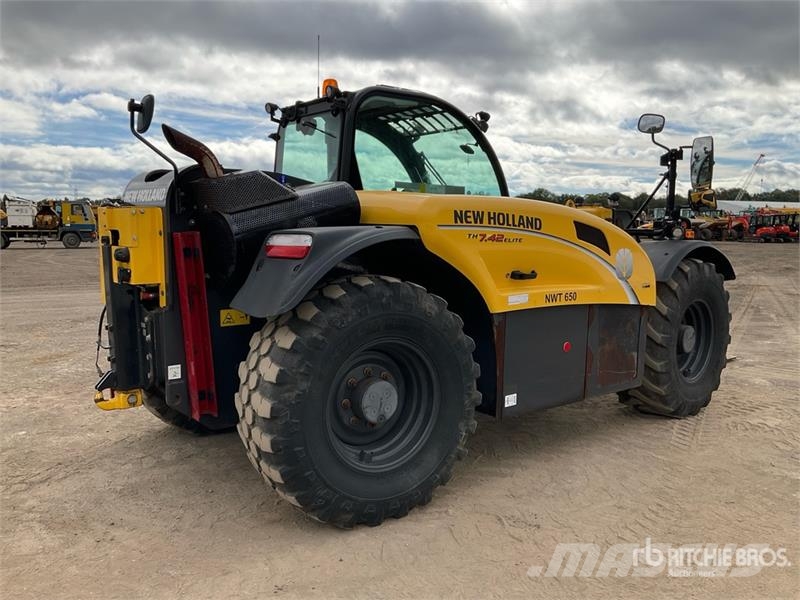 New Holland TH7.42 Telehandler Teleskoplader