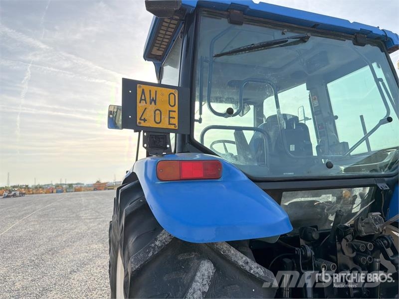 New Holland TL100 Trattori