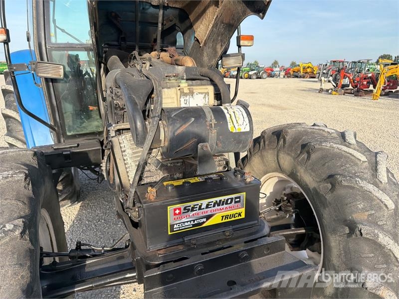 New Holland TL100 Trattori