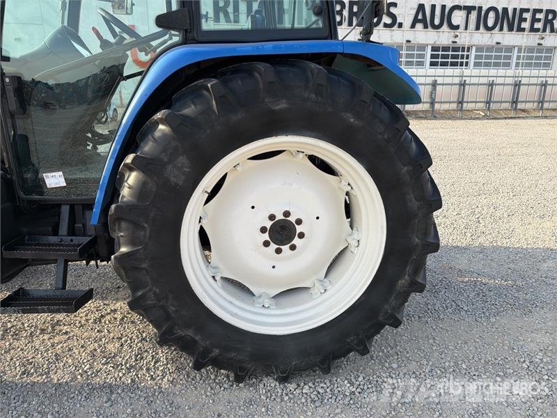 New Holland TL100 Trattori