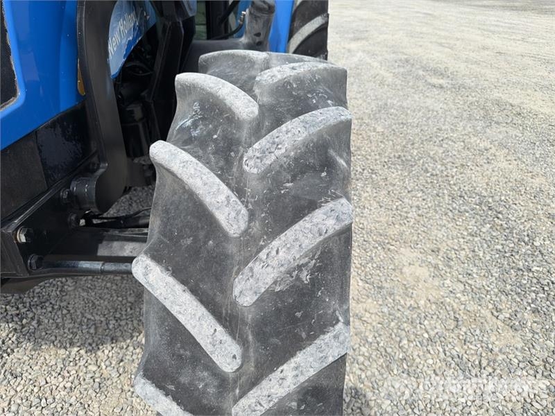 New Holland TL100A 4WD Tractor Tractores