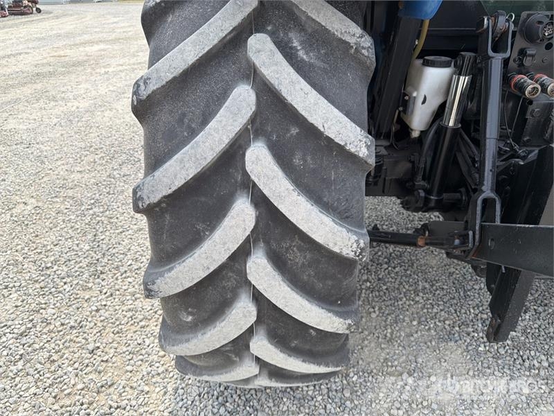 New Holland TL100A 4WD Tractor Tractores