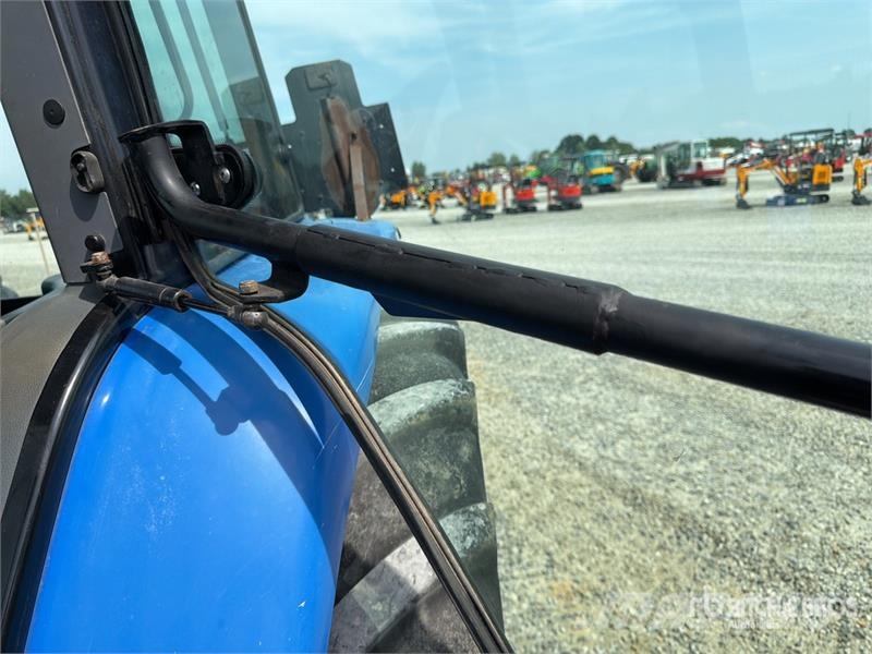 New Holland TL100A 4WD Tractor Tractores