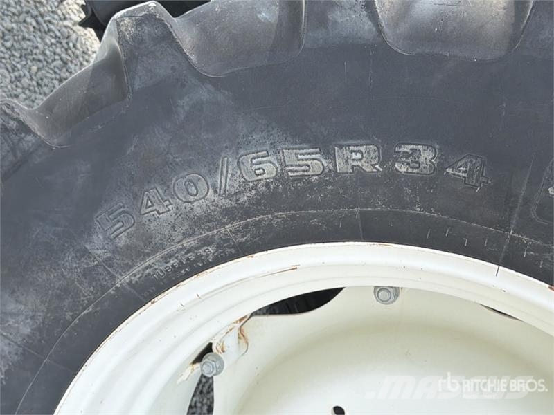 New Holland TL100A 4WD Tractor Tractores