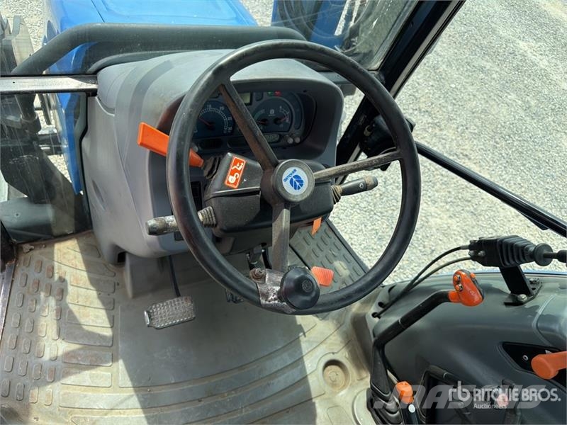New Holland TL100A 4WD Tractor Tractores