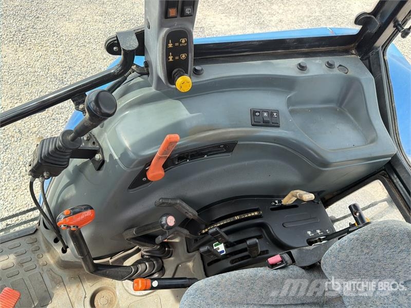 New Holland TL100A 4WD Tractor Tractores