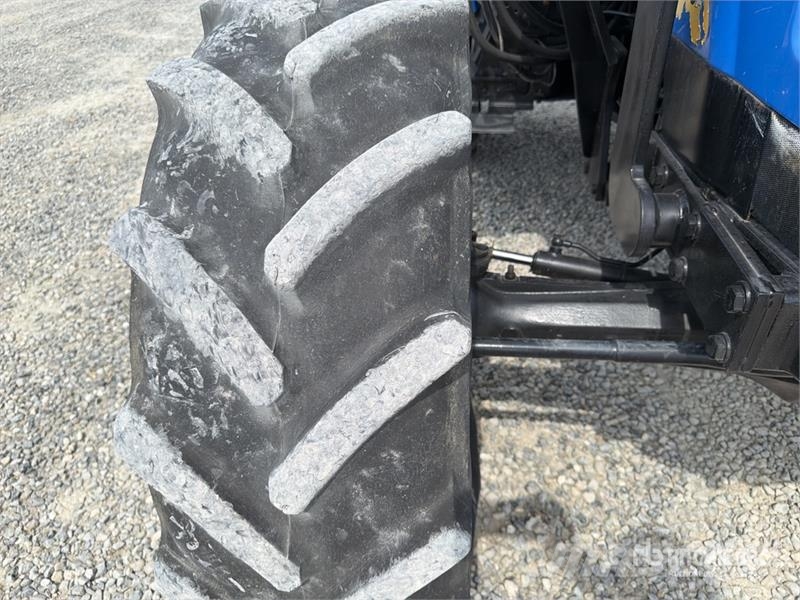 New Holland TL100A 4WD Tractor Tractores