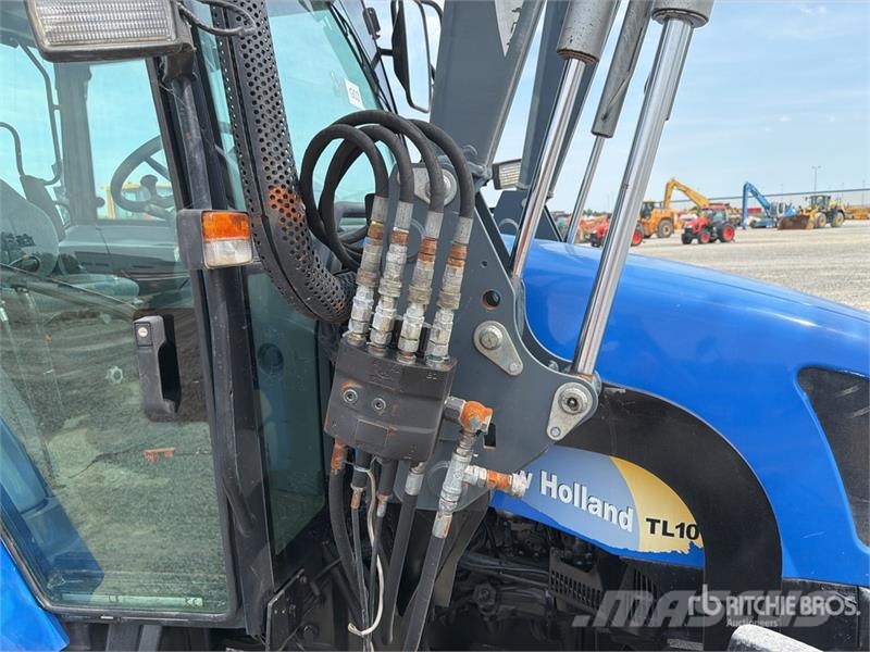 New Holland TL100A 4WD Tractor Tractores