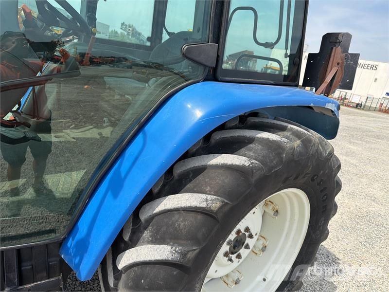 New Holland TL100A 4WD Tractor Tractores