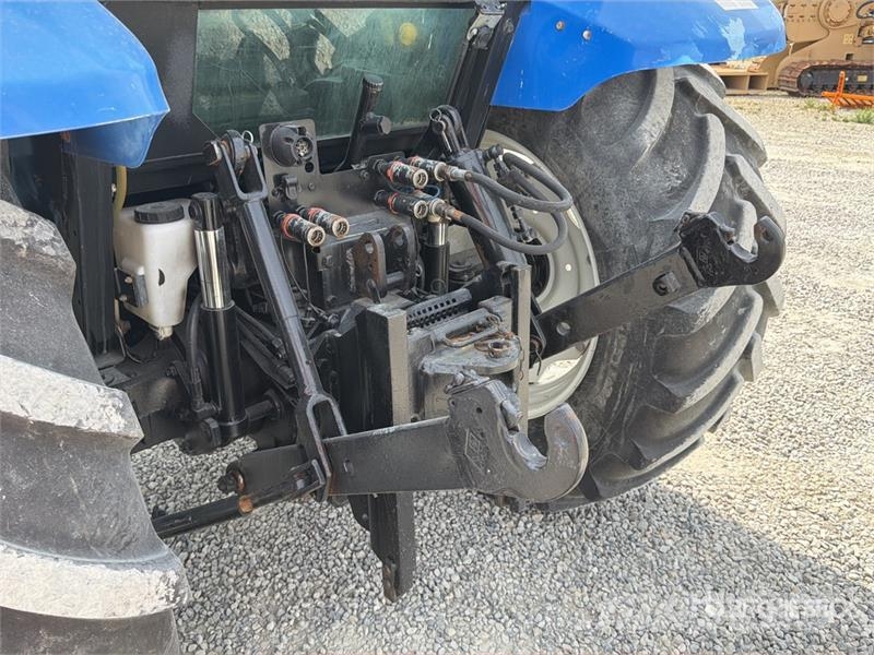 New Holland TL100A 4WD Tractor Tractores