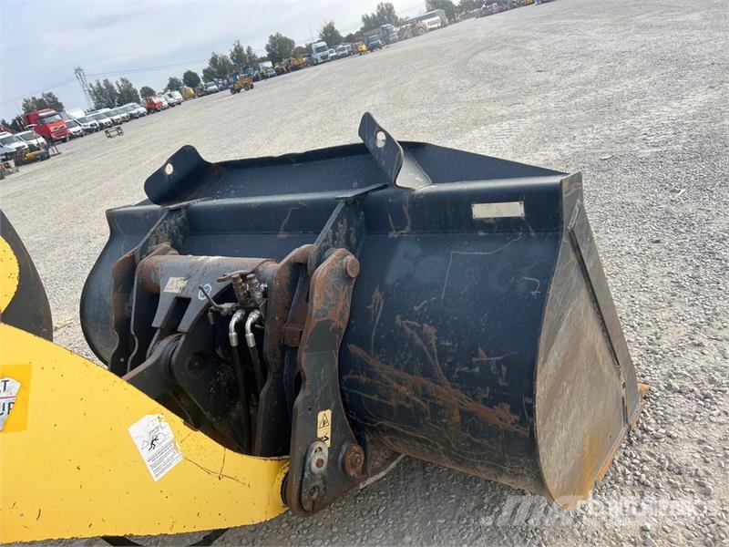 New Holland W110B Wheel Loader لوادر بعجل