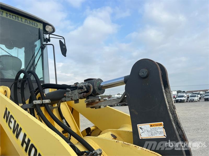 New Holland W110B Wheel Loader لوادر بعجل