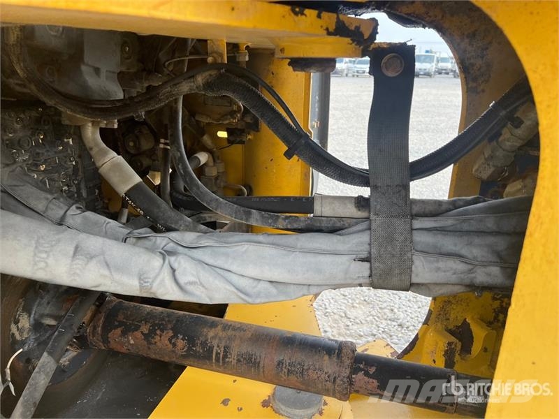 New Holland W110B Wheel Loader لوادر بعجل