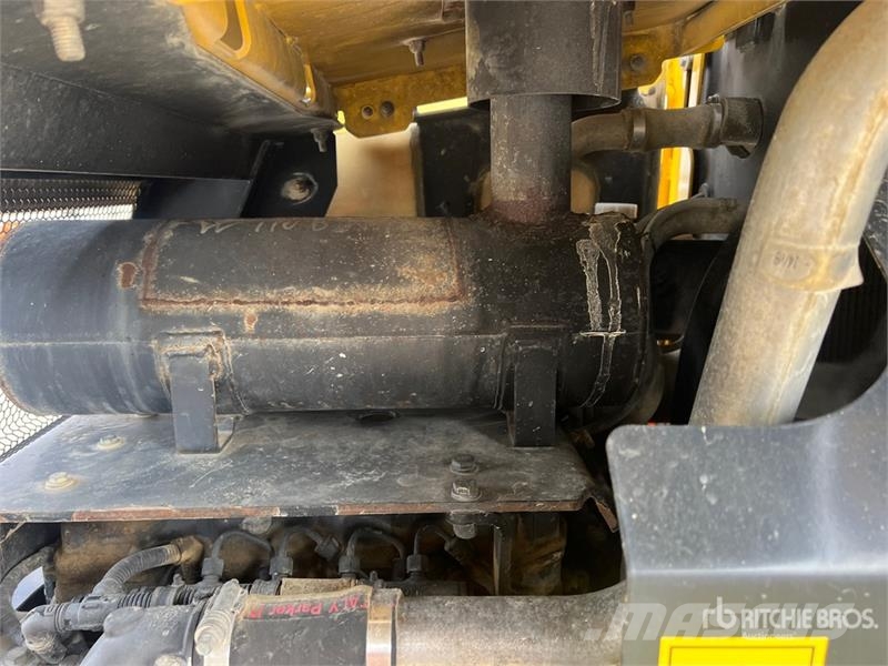 New Holland W110B Wheel Loader لوادر بعجل