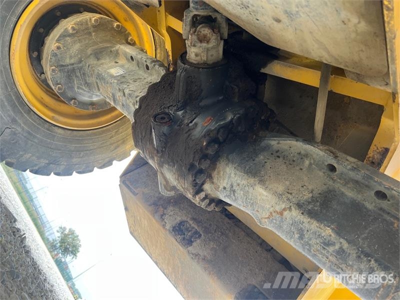 New Holland W110B Wheel Loader لوادر بعجل