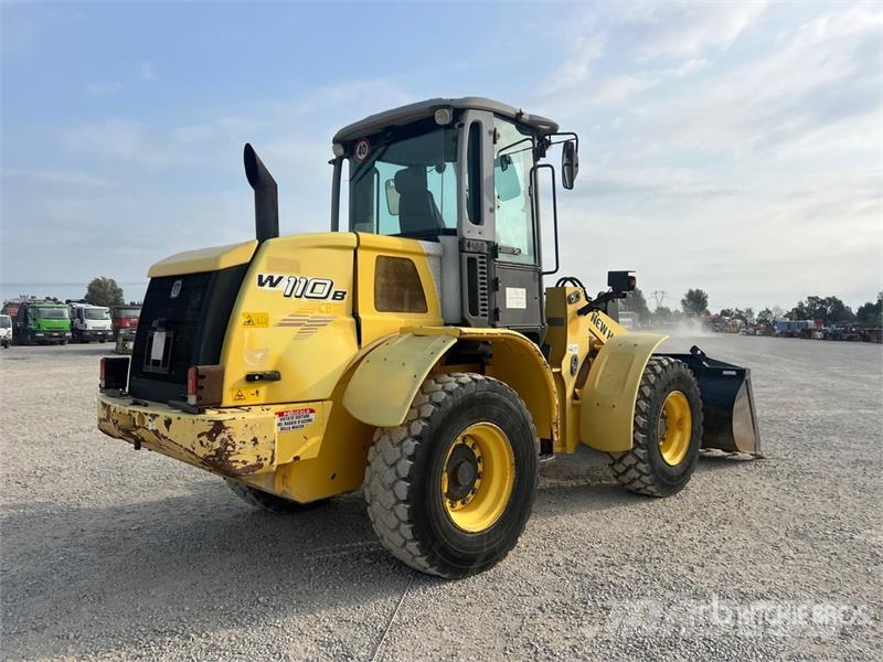 New Holland W110B Wheel Loader Фронтальні навантажувачі