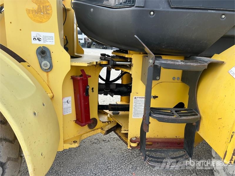 New Holland W110B Wheel Loader لوادر بعجل
