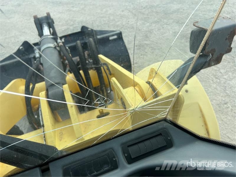 New Holland W110B Wheel Loader Фронтальні навантажувачі