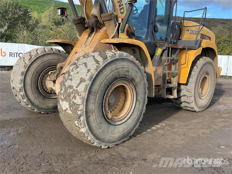 New Holland W300C High Lift Wheel Loader Wheel loaders