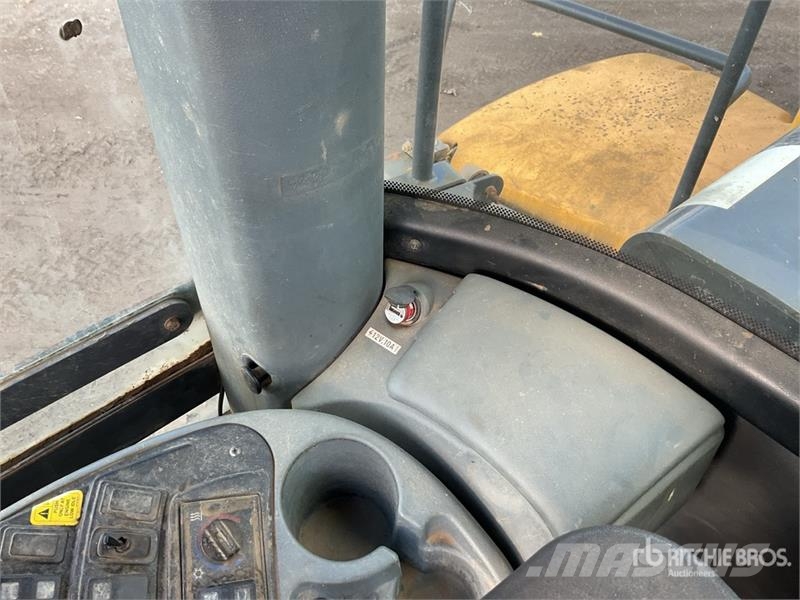 New Holland W300C High Lift Wheel Loader Wheel loaders