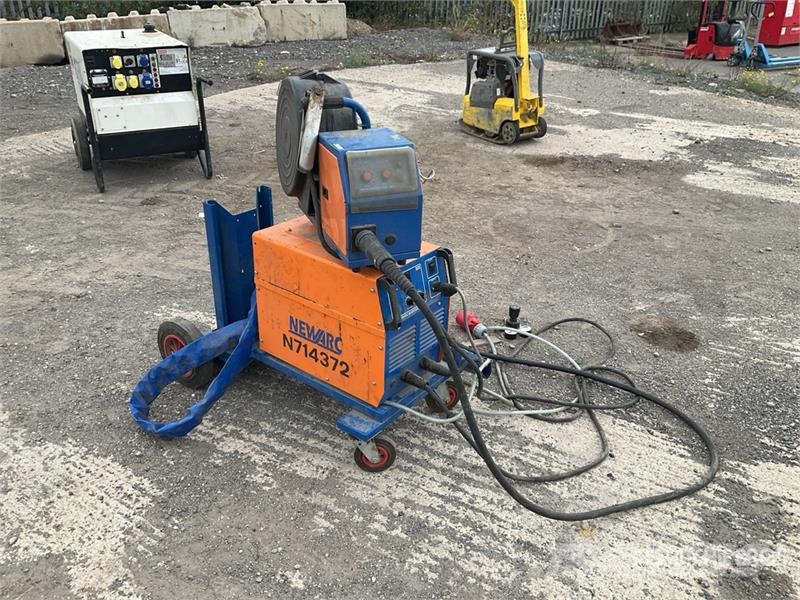 Newarc N714372 Mobile MIG Electric Welder Welding machines
