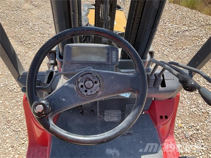 Nichiyu FB25DC-70 Electric Forklift Sähkötrukit