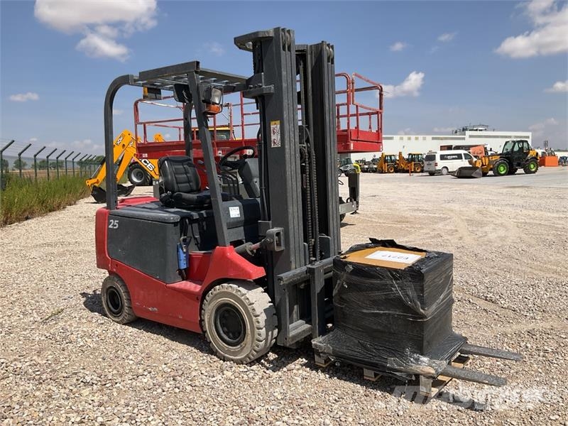 Nichiyu FB25DC-70 Electric Forklift Sähkötrukit