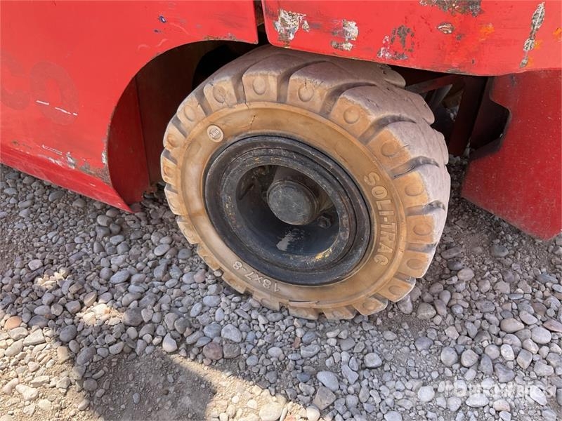 Nichiyu FB25DC-70 Electric Forklift Sähkötrukit