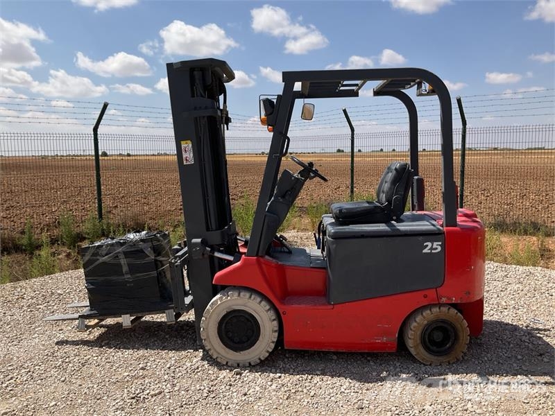 Nichiyu FB25DC-70 Electric Forklift Sähkötrukit