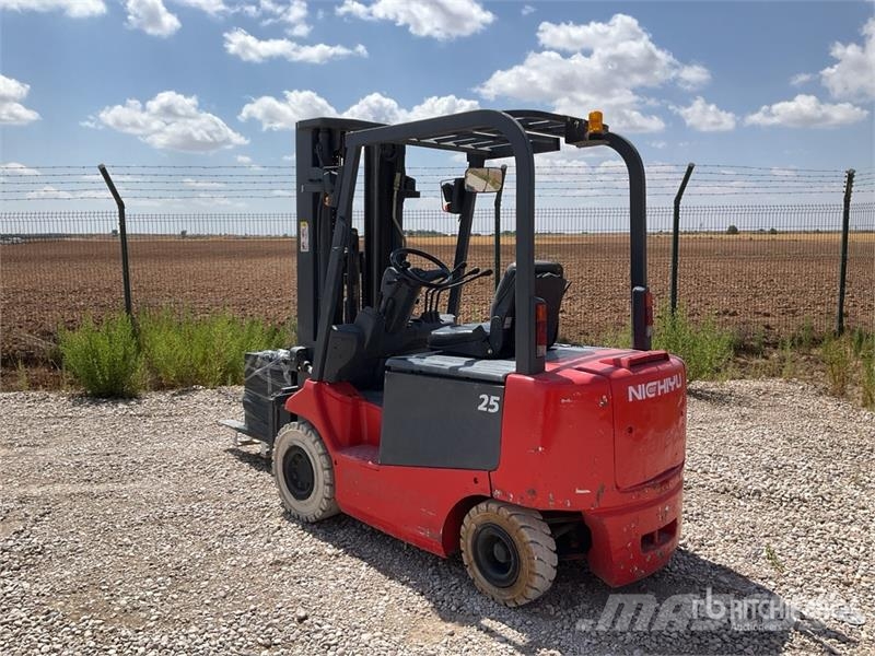 Nichiyu FB25DC-70 Electric Forklift Sähkötrukit
