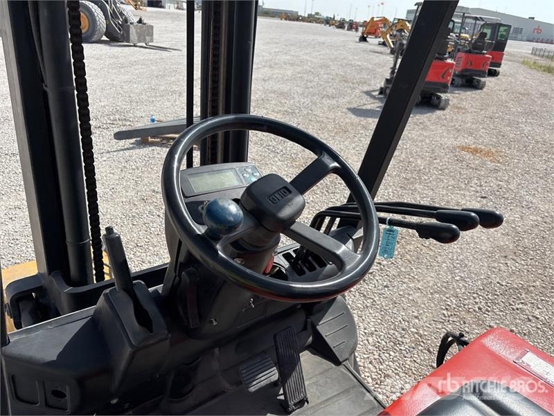 Nichiyu FB25P-70BC-400P Electric Forklift (Inoperable) 電動堆高機