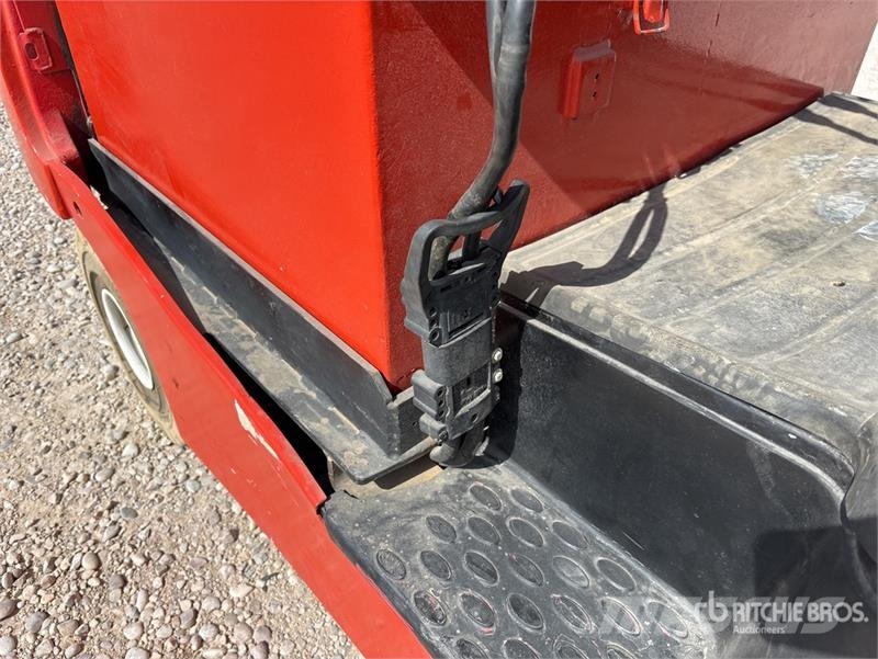 Nichiyu FB25P-70BC-400P Electric Forklift (Inoperable) 電動堆高機