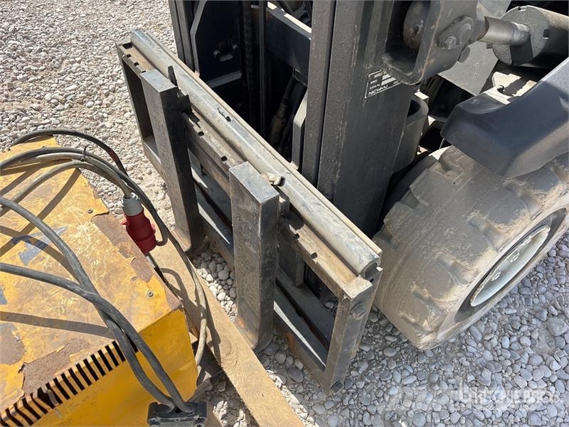 Nichiyu FB25P-70BC-400P Electric Forklift (Inoperable) 電動堆高機