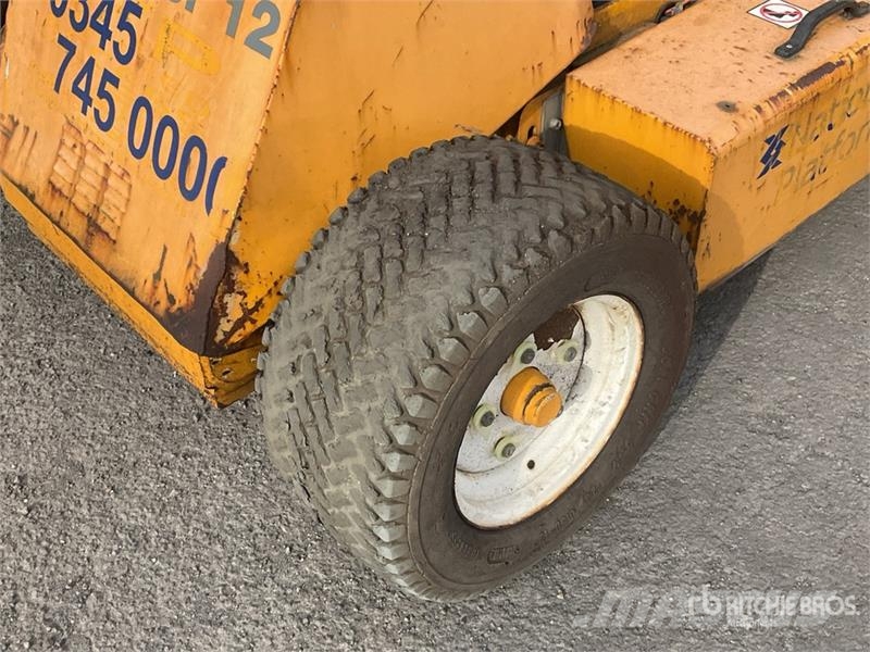 Nifty-Lift HR12NDE 2WD Hybrid Articulating Boom Li Articulated boom lifts