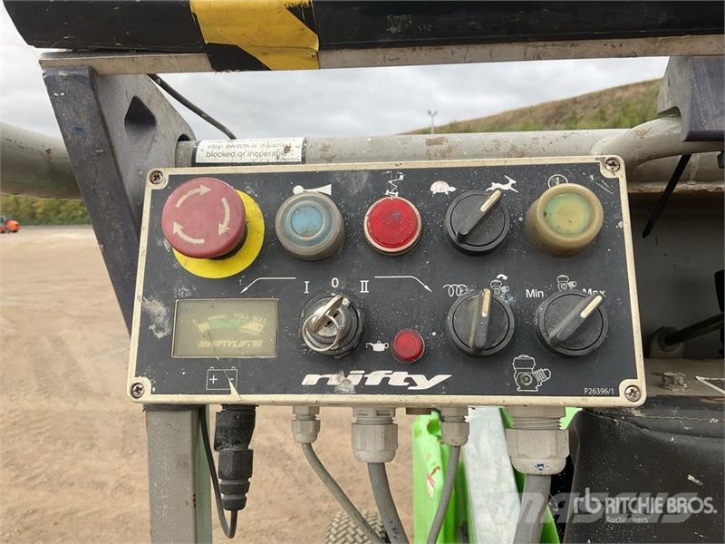 Nifty-Lift HR12NDE 2WD Hybrid Articulating Boom Li Bomlifte med knækarm