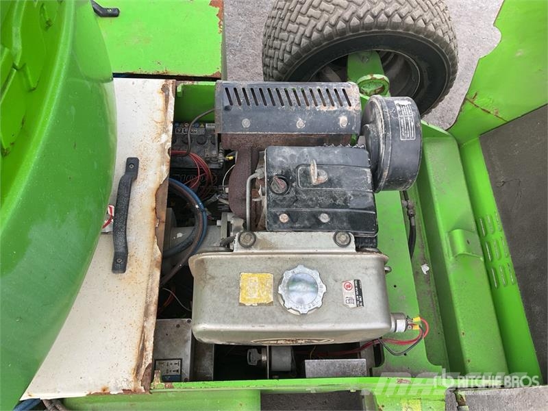 Nifty-Lift HR12NDE 2WD Hybrid Articulating Boom Li Articulated boom lifts