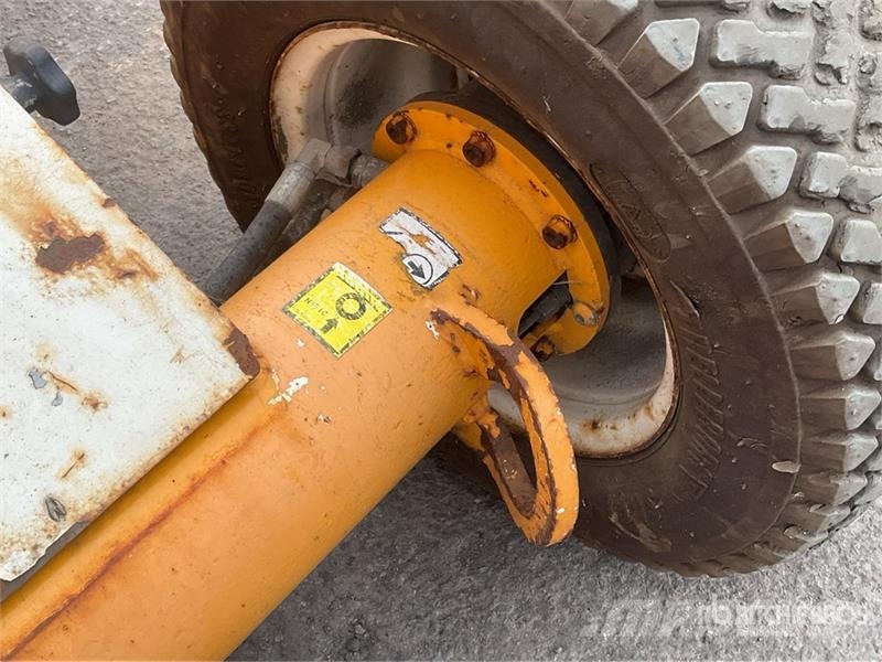 Nifty-Lift HR12NDE 2WD Hybrid Articulating Boom Li Articulated boom lifts