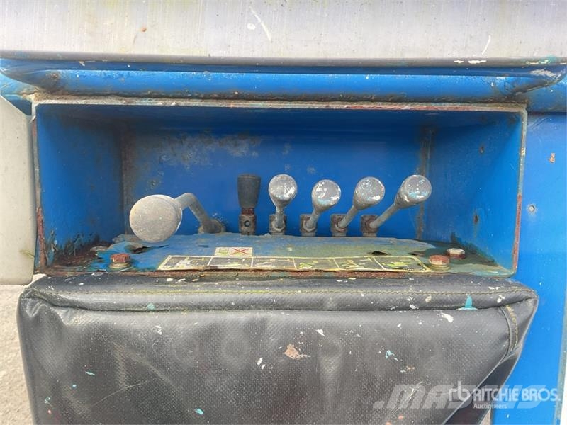Nifty-Lift HR12NDE 2WD Hybrid Articulating Boom Li Iseliikuvad poomtõstukid