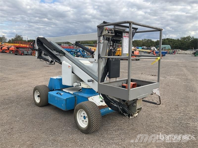 Nifty-Lift HR12NDE 2WD Diesel Articulating Boom Li Articulated boom lifts