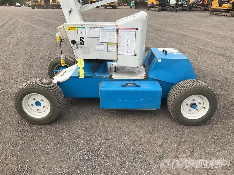 Nifty-Lift HR12NDE 2WD Diesel Articulating Boom Li Articulated boom lifts
