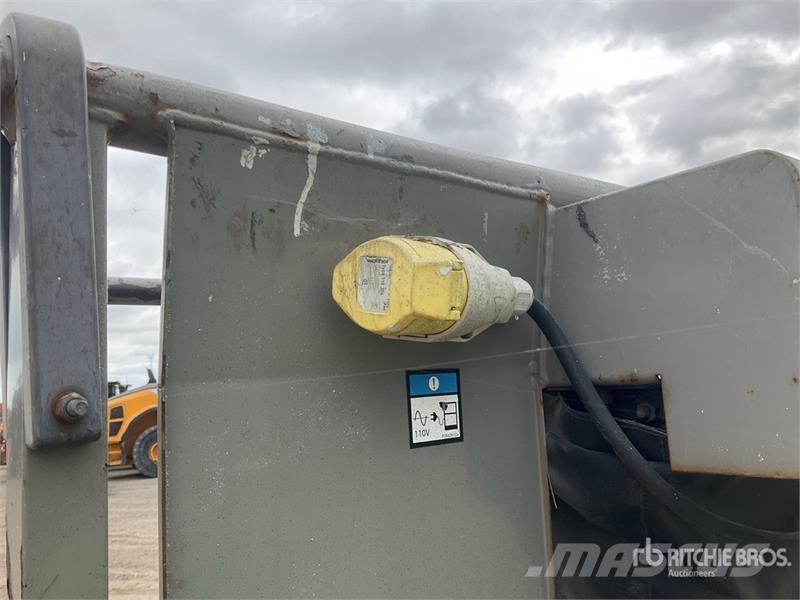 Nifty-Lift HR12NDE 2WD Hybrid Articulating Boom Li Bomlifte med knækarm