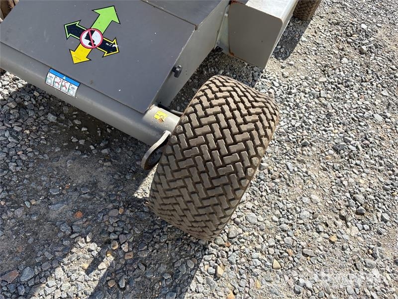 Nifty-Lift HR12NDE 2WD Hybrid Articulating Boom Li Съчленени стрелови подемници