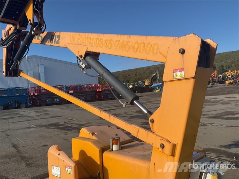  Nifty-Lift HR12NDE 2WD Hybrid Articulating Boom Li Articulated boom lifts
