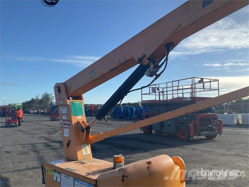  Nifty-Lift HR12NDE 2WD Hybrid Articulating Boom Li Articulated boom lifts