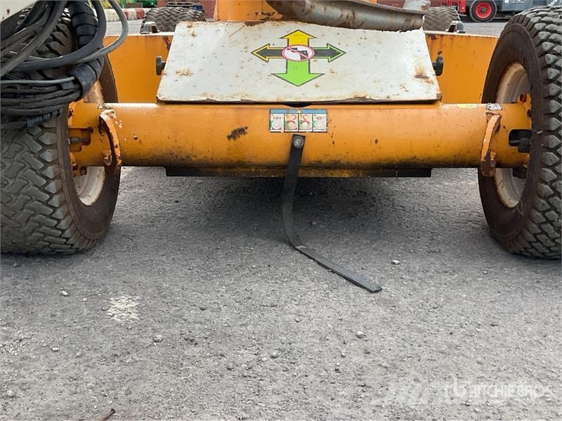 Nifty-Lift HR12NDE 2WD Hybrid Articulating Boom Li Articulated boom lifts